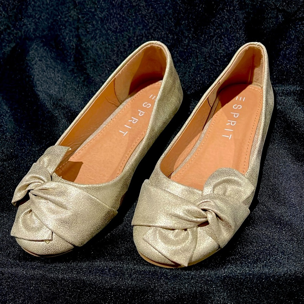 Esprit Size 1 Gold Bow Flats, worn once